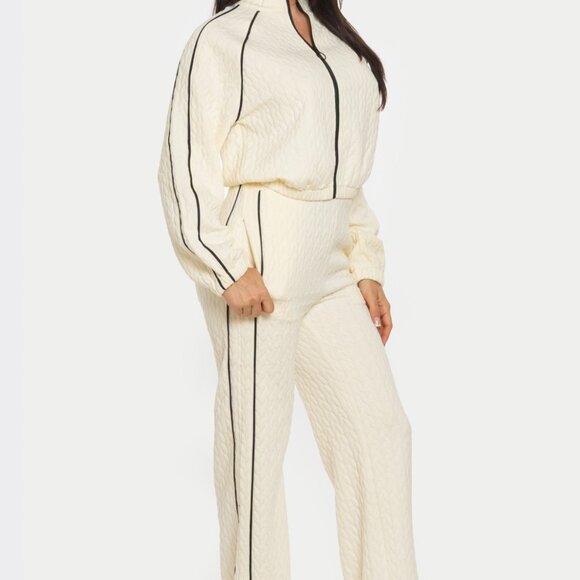 Cream Matching Set - Picture 4 of 6